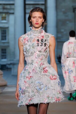 5/104 | Details at Erdem | Spring 2026 | Courtesy of Erdem Details at Erdem | Spring 2026 | Courtesy of Erdem
