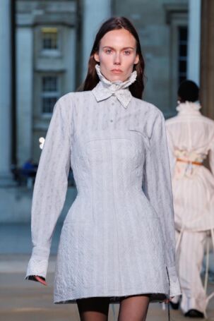 12/104 | Details at Erdem | Spring 2026 | Courtesy of Erdem Details at Erdem | Spring 2026 | Courtesy of Erdem