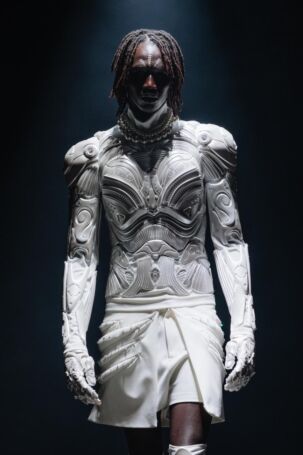 2/29 | Details at Hengdi Wang Spring 2026 | Photo: Marcus Hartelt | Courtesy of Hengdi Wang Details at Hengdi Wang Spring 2026 | Photo: Marcus Hartelt | Courtesy of Hengdi Wang