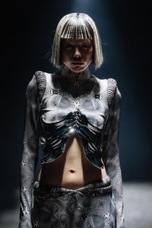 3/29 | Details at Hengdi Wang Spring 2026 | Photo: Marcus Hartelt | Courtesy of Hengdi Wang Details at Hengdi Wang Spring 2026 | Photo: Marcus Hartelt | Courtesy of Hengdi Wang