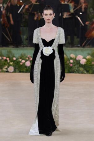 4/56 | Richard Quinn Spring 2026 | Courtesy of Richard Quinn Richard Quinn Spring 2026 | Courtesy of Richard Quinn