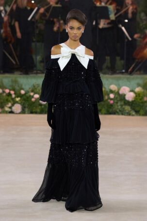 5/56 | Richard Quinn Spring 2026 | Courtesy of Richard Quinn Richard Quinn Spring 2026 | Courtesy of Richard Quinn