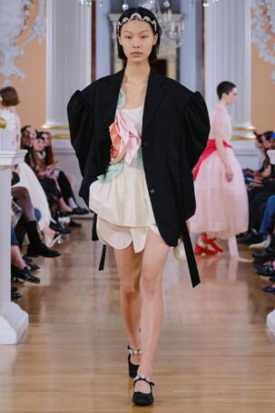 4/54 | Simone Rocha Spring 2026 | Photo: Ben Broomfield | Courtesy of Simone Rocha Simone Rocha Spring 2026 | Photo: Ben Broomfield | Courtesy of Simone Rocha