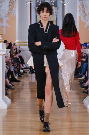 5/54 | Simone Rocha Spring 2026 | Photo: Ben Broomfield | Courtesy of Simone Rocha Simone Rocha Spring 2026 | Photo: Ben Broomfield | Courtesy of Simone Rocha