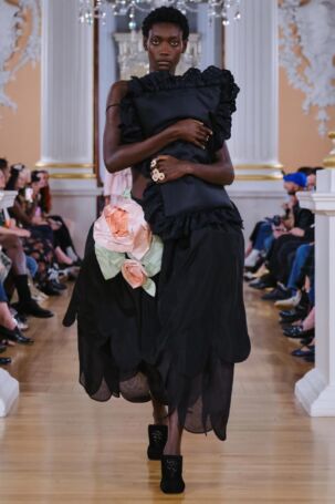 9/54 | Simone Rocha Spring 2026 | Photo: Ben Broomfield | Courtesy of Simone Rocha Simone Rocha Spring 2026 | Photo: Ben Broomfield | Courtesy of Simone Rocha