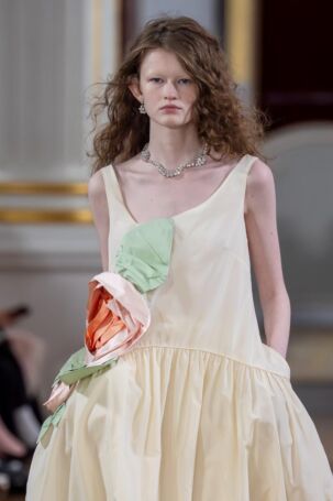7/185 | Details at Simone Rocha Spring 2026 | Photo: Maja Smiejkowska | Courtesy of Simone Rocha Details at Simone Rocha Spring 2026 | Photo: Maja Smiejkowska | Courtesy of Simone Rocha