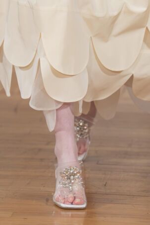 9/185 | Details at Simone Rocha Spring 2026 | Photo: Maja Smiejkowska | Courtesy of Simone Rocha Details at Simone Rocha Spring 2026 | Photo: Maja Smiejkowska | Courtesy of Simone Rocha
