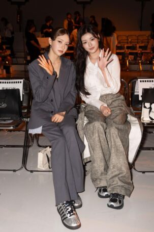 1/10 | FROW and Photo Call at PHENOMENON SEEPER Spring 2026 | Courtesy of PHENOMENON SEEPER FROW and Photo Call at PHENOMENON SEEPER Spring 2026 | Courtesy of PHENOMENON SEEPER