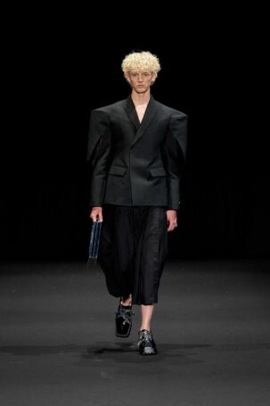 2/22 | A-JANE (Global Fashion Collective) Spring 2026 | Photo Credit: JFWO Japan Fashion Week Organization A-JANE (Global Fashion Collective) Spring 2026 | Photo Credit: JFWO Japan Fashion Week Organization