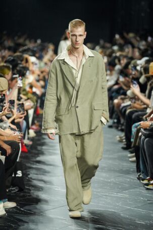 1/48 | ANCELLM Spring 2026 | Photo Credit: JFWO Japan Fashion Week Organization ANCELLM Spring 2026 | Photo Credit: JFWO Japan Fashion Week Organization
