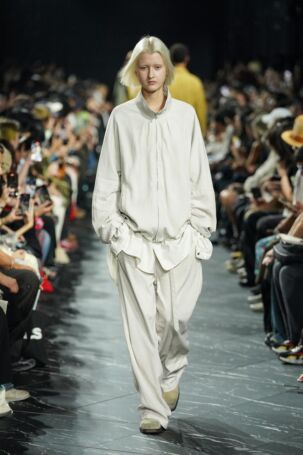 11/48 | ANCELLM Spring 2026 | Photo Credit: JFWO Japan Fashion Week Organization ANCELLM Spring 2026 | Photo Credit: JFWO Japan Fashion Week Organization