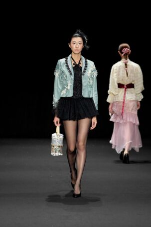4/17 | Ayaka Oshita (Global Fashion Collective) Spring 2026 | Photo Credit: JFWO Japan Fashion Week Organization Ayaka Oshita (Global Fashion Collective) Spring 2026 | Photo Credit: JFWO Japan Fashion Week Organization