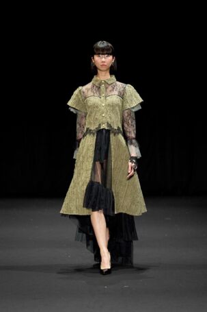 6/17 | Ayaka Oshita (Global Fashion Collective) Spring 2026 | Photo Credit: JFWO Japan Fashion Week Organization Ayaka Oshita (Global Fashion Collective) Spring 2026 | Photo Credit: JFWO Japan Fashion Week Organization