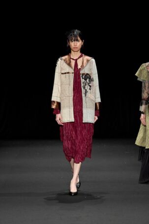 7/17 | Ayaka Oshita (Global Fashion Collective) Spring 2026 | Photo Credit: JFWO Japan Fashion Week Organization Ayaka Oshita (Global Fashion Collective) Spring 2026 | Photo Credit: JFWO Japan Fashion Week Organization