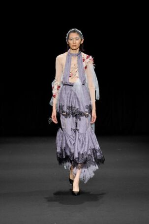 10/17 | Ayaka Oshita (Global Fashion Collective) Spring 2026 | Photo Credit: JFWO Japan Fashion Week Organization Ayaka Oshita (Global Fashion Collective) Spring 2026 | Photo Credit: JFWO Japan Fashion Week Organization