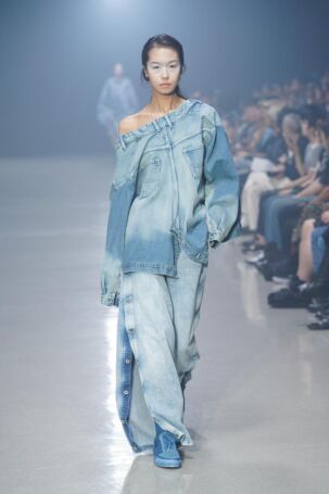 4/36 | FDMTL Spring 2026 | Photo Credit: JFWO Japan Fashion Week Organization FDMTL Spring 2026 | Photo Credit: JFWO Japan Fashion Week Organization