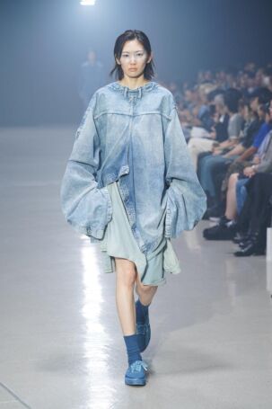 5/36 | FDMTL Spring 2026 | Photo Credit: JFWO Japan Fashion Week Organization FDMTL Spring 2026 | Photo Credit: JFWO Japan Fashion Week Organization
