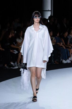 3/44 | HARUNOBUMURATA | Spring 2026 | Courtesy of HARUNOBUMURATA HARUNOBUMURATA | Spring 2026 | Courtesy of HARUNOBUMURATA