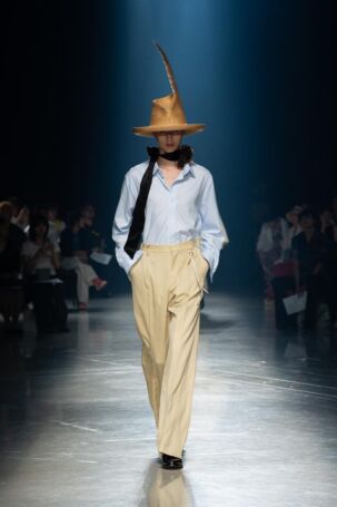 3/32 | Haute Mode Hirata Spring 2026 | Photo Credit: JFWO Japan Fashion Week Organization Haute Mode Hirata Spring 2026 | Photo Credit: JFWO Japan Fashion Week Organization