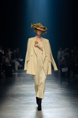 4/32 | Haute Mode Hirata Spring 2026 | Photo Credit: JFWO Japan Fashion Week Organization Haute Mode Hirata Spring 2026 | Photo Credit: JFWO Japan Fashion Week Organization