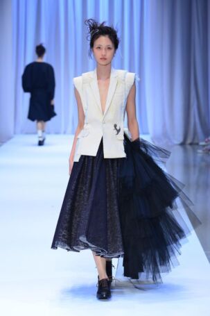 8/12 | Karl Nadales (Bench Design Awards: Philippine Fashion Now) Spring 2026 | Photo Credit: JFWO Japan Fashion Week Organization Karl Nadales (Bench Design Awards: Philippine Fashion Now) Spring 2026 | Photo Credit: JFWO Japan Fashion Week Organization