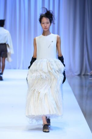 11/12 | Karl Nadales (Bench Design Awards: Philippine Fashion Now) Spring 2026 | Photo Credit: JFWO Japan Fashion Week Organization Karl Nadales (Bench Design Awards: Philippine Fashion Now) Spring 2026 | Photo Credit: JFWO Japan Fashion Week Organization