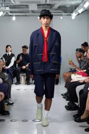 3/16 | MITSURU OKAZAKI Spring 2026 | Photo Credit: JFWO Japan Fashion Week Organization MITSURU OKAZAKI Spring 2026 | Photo Credit: JFWO Japan Fashion Week Organization