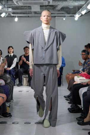 5/16 | MITSURU OKAZAKI Spring 2026 | Photo Credit: JFWO Japan Fashion Week Organization MITSURU OKAZAKI Spring 2026 | Photo Credit: JFWO Japan Fashion Week Organization