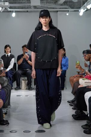 8/16 | MITSURU OKAZAKI Spring 2026 | Photo Credit: JFWO Japan Fashion Week Organization MITSURU OKAZAKI Spring 2026 | Photo Credit: JFWO Japan Fashion Week Organization