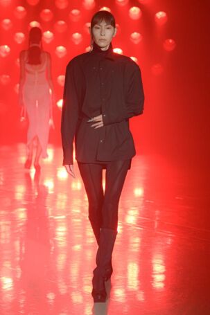 10/28 | mukcyen Spring 2026 | Photo Credit: JFWO Japan Fashion Week Organization mukcyen Spring 2026 | Photo Credit: JFWO Japan Fashion Week Organization
