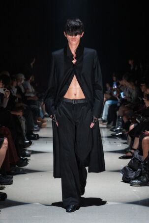 2/28 | ORIMI Spring 2026 | Photo Credit: JFWO Japan Fashion Week Organization ORIMI Spring 2026 | Photo Credit: JFWO Japan Fashion Week Organization