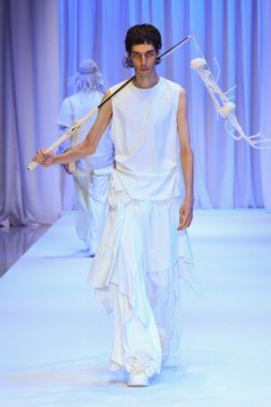 2/12 | Peach Garde (Bench Design Awards: Philippine Fashion Now) Spring 2026 | Photo Credit: JFWO Japan Fashion Week Organization Peach Garde (Bench Design Awards: Philippine Fashion Now) Spring 2026 | Photo Credit: JFWO Japan Fashion Week Organization