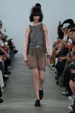 10/30 | pillings Spring 2026 | Photo Credit: JFWO Japan Fashion Week Organization pillings Spring 2026 | Photo Credit: JFWO Japan Fashion Week Organization