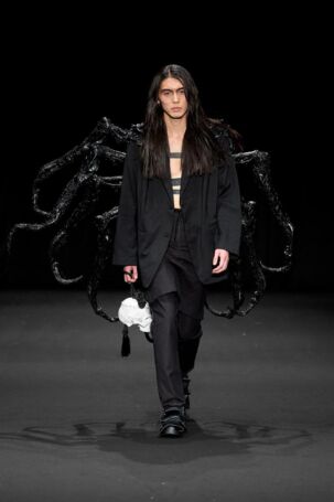 12/14 | SALIM (Global Fashion Collective) Spring 2026 | Photo Credit: JFWO Japan Fashion Week Organization SALIM (Global Fashion Collective) Spring 2026 | Photo Credit: JFWO Japan Fashion Week Organization