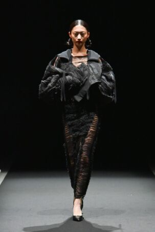 1/23 | Seivson Spring 2026 | Photo Credit: JFWO Japan Fashion Week Organization Seivson Spring 2026 | Photo Credit: JFWO Japan Fashion Week Organization