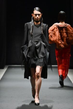 3/23 | Seivson Spring 2026 | Photo Credit: JFWO Japan Fashion Week Organization Seivson Spring 2026 | Photo Credit: JFWO Japan Fashion Week Organization