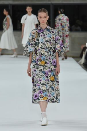 5/47 | support surface Spring 2026 | Photo Credit: JFWO Japan Fashion Week Organization support surface Spring 2026 | Photo Credit: JFWO Japan Fashion Week Organization