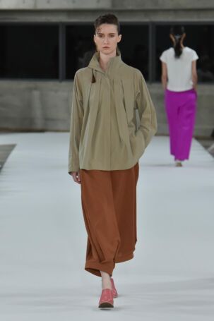 12/47 | support surface Spring 2026 | Photo Credit: JFWO Japan Fashion Week Organization support surface Spring 2026 | Photo Credit: JFWO Japan Fashion Week Organization
