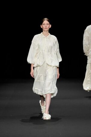 4/15 | TANG TSUNG CHIEN (Global Fashion Collective) Spring 2026 | Photo Credit: JFWO Japan Fashion Week Organization TANG TSUNG CHIEN (Global Fashion Collective) Spring 2026 | Photo Credit: JFWO Japan Fashion Week Organization