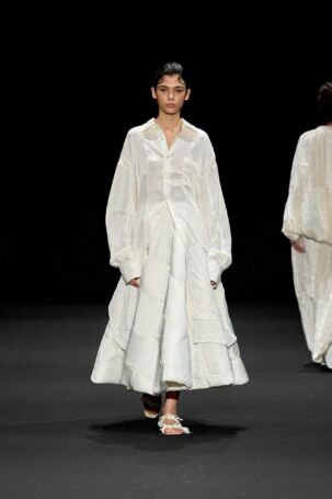 11/15 | TANG TSUNG CHIEN (Global Fashion Collective) Spring 2026 | Photo Credit: JFWO Japan Fashion Week Organization TANG TSUNG CHIEN (Global Fashion Collective) Spring 2026 | Photo Credit: JFWO Japan Fashion Week Organization
