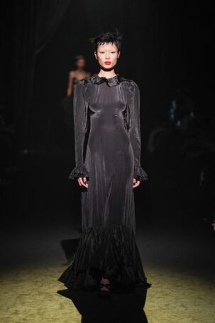 1/41 | VIVIANO Spring 2026 | Photo Credit: JFWO Japan Fashion Week Organization VIVIANO Spring 2026 | Photo Credit: JFWO Japan Fashion Week Organization