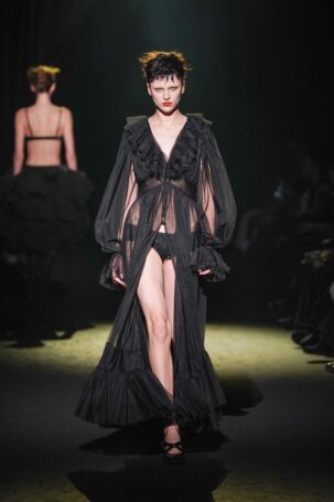 3/41 | VIVIANO Spring 2026 | Photo Credit: JFWO Japan Fashion Week Organization VIVIANO Spring 2026 | Photo Credit: JFWO Japan Fashion Week Organization