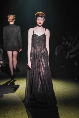 5/41 | VIVIANO Spring 2026 | Photo Credit: JFWO Japan Fashion Week Organization VIVIANO Spring 2026 | Photo Credit: JFWO Japan Fashion Week Organization