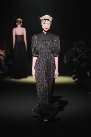 6/41 | VIVIANO Spring 2026 | Photo Credit: JFWO Japan Fashion Week Organization VIVIANO Spring 2026 | Photo Credit: JFWO Japan Fashion Week Organization