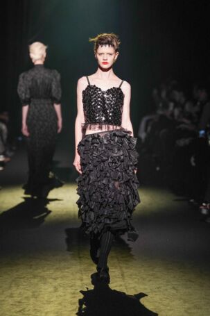 7/41 | VIVIANO Spring 2026 | Photo Credit: JFWO Japan Fashion Week Organization VIVIANO Spring 2026 | Photo Credit: JFWO Japan Fashion Week Organization