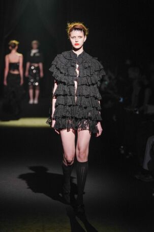 8/41 | VIVIANO Spring 2026 | Photo Credit: JFWO Japan Fashion Week Organization VIVIANO Spring 2026 | Photo Credit: JFWO Japan Fashion Week Organization