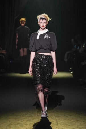 9/41 | VIVIANO Spring 2026 | Photo Credit: JFWO Japan Fashion Week Organization VIVIANO Spring 2026 | Photo Credit: JFWO Japan Fashion Week Organization