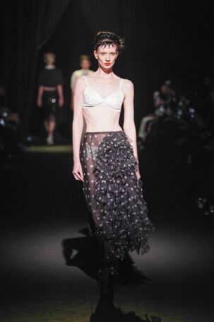 10/41 | VIVIANO Spring 2026 | Photo Credit: JFWO Japan Fashion Week Organization VIVIANO Spring 2026 | Photo Credit: JFWO Japan Fashion Week Organization