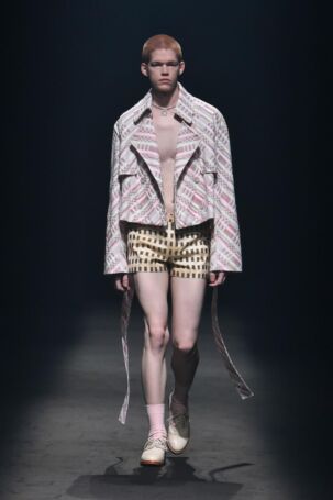 1/38 | WISHARAWISH Spring 2026 | Photo Credit: JFWO Japan Fashion Week Organization WISHARAWISH Spring 2026 | Photo Credit: JFWO Japan Fashion Week Organization