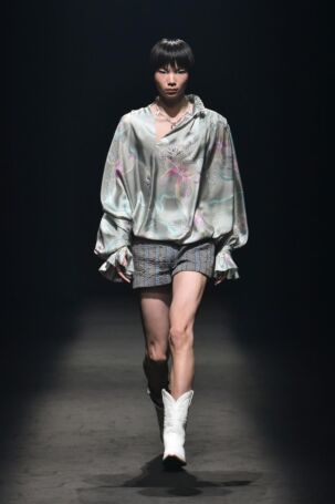 5/38 | WISHARAWISH Spring 2026 | Photo Credit: JFWO Japan Fashion Week Organization WISHARAWISH Spring 2026 | Photo Credit: JFWO Japan Fashion Week Organization